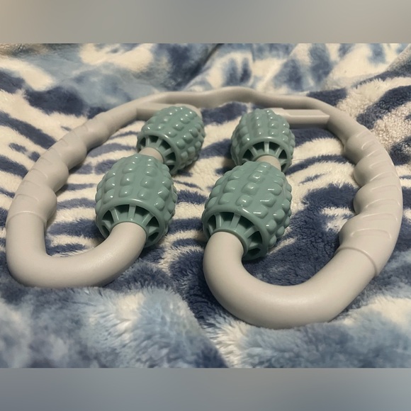 Deep Massage Tool for Muscle Soreness, Stiffness & Tightness for Calf, Arm, Neck - Picture 2 of 10